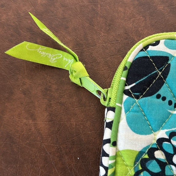 Vera Bradley iPad tablet case and zip around wallet. - Picture 3 of 10